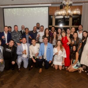 0002_Lauxes-Grates-team-800x800